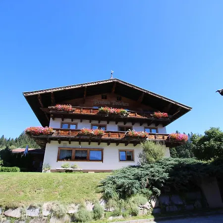 Spacious In Near Ski Area شقة